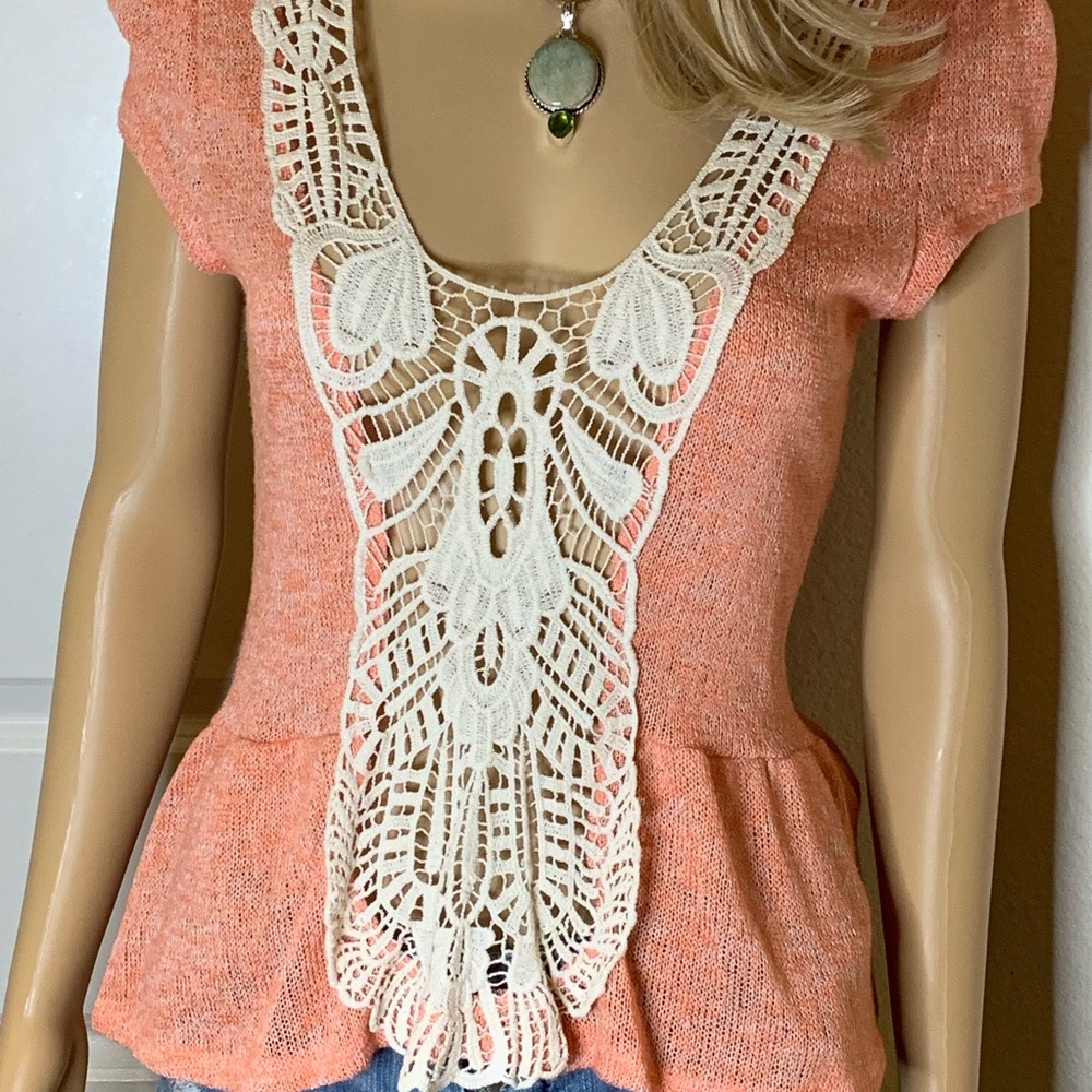 TRIS BIEN Peach Crocheted Knitted Top SZ L
